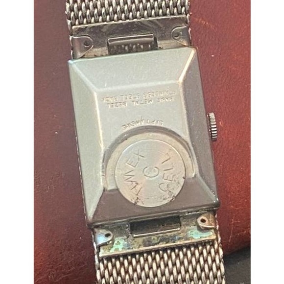 VTG Women's Silver Timex Electric C Cell, Mesh Band, For REPAIR - Picture 4 of 4